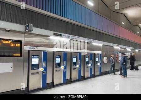 20/09/2021. London, Großbritannien. Die U-Bahn-Station Battersea Power Station wird eröffnet und nimmt heute ihre ersten Passagiere mit - Northern Line Extension (NLE) zwischen Kennington und Battersea über Nine Elms. Foto von Ray Tang. Stockfoto