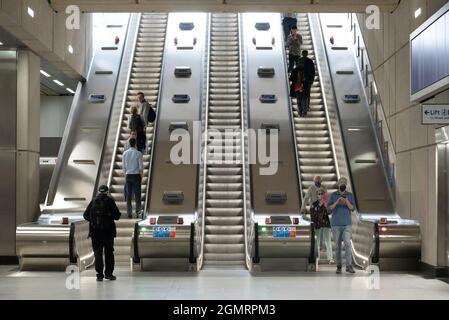 20/09/2021. London, Großbritannien. Die U-Bahn-Station Battersea Power Station wird eröffnet und nimmt heute ihre ersten Passagiere mit - Northern Line Extension (NLE) zwischen Kennington und Battersea über Nine Elms. Foto von Ray Tang. Stockfoto