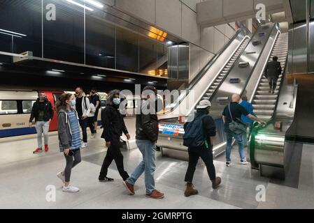 20/09/2021. London, Großbritannien. Die U-Bahn-Station Battersea Power Station wird eröffnet und nimmt heute ihre ersten Passagiere mit - Northern Line Extension (NLE) zwischen Kennington und Battersea über Nine Elms. Foto von Ray Tang. Stockfoto