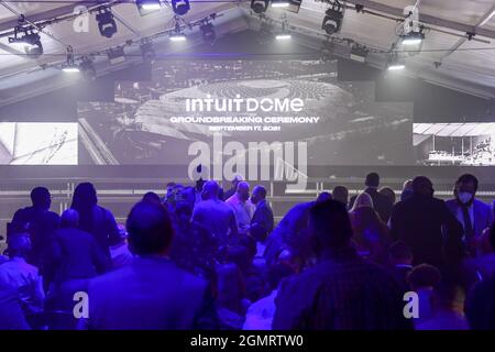 Allgemeine Gesamtansicht der Intuit Dome Beschilderung während einer Spatenstich für das neue Haus der Los Angeles Clippers, Intuit Dome, Freitag, Sept. Stockfoto