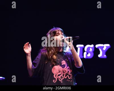 19. September 2021, Portsmouth, Virginia, USA: DAISY THE GREAT unterhält die Leute am 19. September 2021 im Atlantic Union Bank Pavilion in Portsmouth, Virginia..Â© Jeff Moore 2021. (Bild: © Jeff Moore/ZUMA Press Wire) Stockfoto