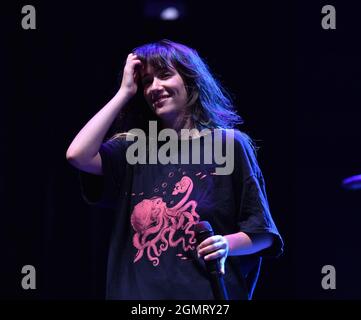 19. September 2021, Portsmouth, Virginia, USA: DAISY THE GREAT unterhält die Leute am 19. September 2021 im Atlantic Union Bank Pavilion in Portsmouth, Virginia..Â© Jeff Moore 2021. (Bild: © Jeff Moore/ZUMA Press Wire) Stockfoto