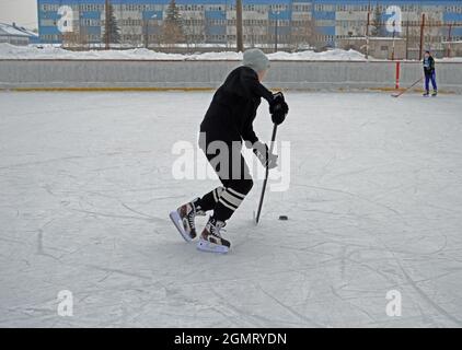 Kovrov, Russland. 18. Februar 2017. Territorium Haus der Kultur Rodina. Training von Kinderhockeymannschaften vor den bevorstehenden Wettkämpfen Stockfoto