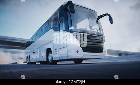 Touristischer Personenbus auf der Autobahn. Sehr schnelles Fahren. Tourismuskonzept. 3d-Rendering. Stockfoto