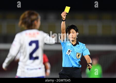 Saitama, Japan. Kredit: MATSUO. September 2021. Saki Nakamoto (Schiedsrichter) Fußball/Fußball : 2021-22 WE League Spiel zwischen Urawa Reds Ladies 2-0 Nojima Stella Kanagawa Sagamihara im Saitama Urawa Komaba Stadium in Saitama, Japan. Kredit: MATSUO .K/AFLO SPORT/Alamy Live Nachrichten Stockfoto