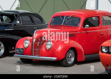 1939 Ford Standard in Brooklands american Car Day. VEREINIGTES KÖNIGREICH Stockfoto