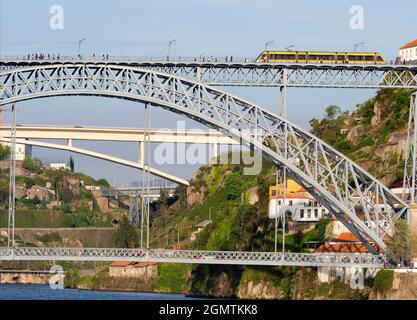 Porto, Portugal - 11. März 2017 Porto ist die zweite Stadt Portugals nach Lissabon. Das Hotel liegt an der Mündung des Douro Flusses im Norden Portugals, es ist Stockfoto