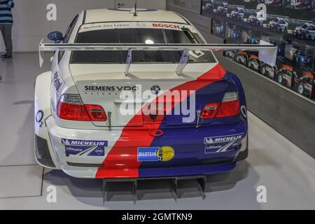 BMW M3 GTR 2004 Rückansicht. Dieses Auto gewann das 24h Rennen auf dem Nürburgring 2004, 2005. BMW Museum Showroom. Deutschland, München - 27. April 2011 Stockfoto