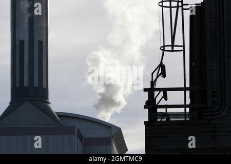 Die Raffinerie Avonmouth ist ein riesiger petrochemischer und energietechnischer Komplex, der den Südwesten Englands bedient und sich in einem Vorort von Bristol, England, befindet Stockfoto