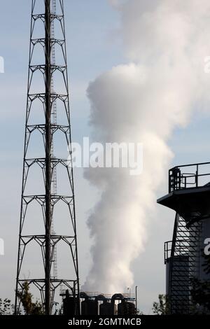 Die Raffinerie Avonmouth ist ein riesiger petrochemischer und energietechnischer Komplex, der den Südwesten Englands bedient und sich in einem Vorort von Bristol, England, befindet Stockfoto