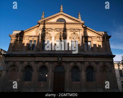 Oxford, England - 14. Dezember 2017 das charakteristische runde Sheldonian Theatre, das sich im Herzen von Oxford, England, befindet, wurde von 1664 bis 1669 erbaut Stockfoto