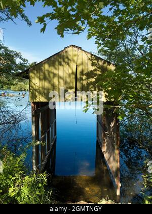 Radley Village, Oxfordshire, England - 2. Juni 2020; keine Menschen im Blick. Die aktuelle Pandemie und die Sperrung in Großbritannien haben zu meinen täglichen lokalen Wanderungen geführt Stockfoto