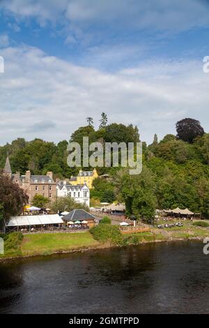 Blick von der Brücke über den Tay nach Dunkeld Stockfoto