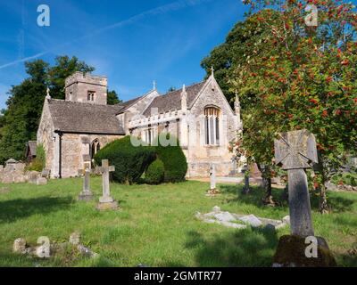 Radley, Oxfordshire, England - 30. August 2018 Dies ist die schöne anglikanische Pfarrkirche von St. James dem Großen in meinem Heimatdorf Radley. Integriert Stockfoto