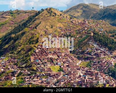 Cusco, Peru - 10. Mai 2018 Cusco ist eine historische peruanische Stadt in der Nähe des Urubamba-Tals der Anden. Der Ort war die historische Hauptstadt von Stockfoto