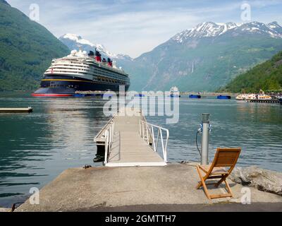 Der herrliche Geiranger Fjord liegt in der Sunnmore-Region von More Og Romsdal, Norwegen. Es war eine der beliebtesten Touristenattraktionen Norwegens Stockfoto