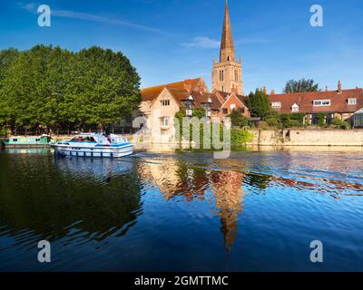 Abingdon, England - 13. September 2020; Keine Menschen in Schuss. Saint Helen's Wharf ist ein bekannter Schönheitsort an der Themse, direkt oberhalb der medieva Stockfoto