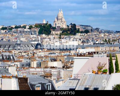 Paris, Frankreich - 20. September 2018 die wunderbare Skyline von Paris enttäuscht nie. Hier sehen wir einen erhöhten Aussichtspunkt nordwestlich von der Beaubourg Stockfoto