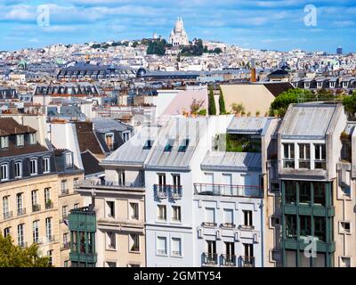 Paris, Frankreich - 20. September 2018 die wunderbare Skyline von Paris enttäuscht nie. Hier sehen wir einen erhöhten Aussichtspunkt nordwestlich von der Beaubourg Stockfoto