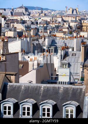 Paris, Frankreich - 20. September 2018 die wunderbare Skyline von Paris enttäuscht nie. Hier sehen wir einen erhöhten Aussichtspunkt nach Westen vom Beaubou aus Stockfoto