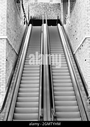 Oxford, England - 25. Januar 2018 Westgate ist ein neues Einkaufsviertel im Stadtzentrum von Oxford, England. Eröffnet im Oktober 2017, befindet sich hier das med Stockfoto