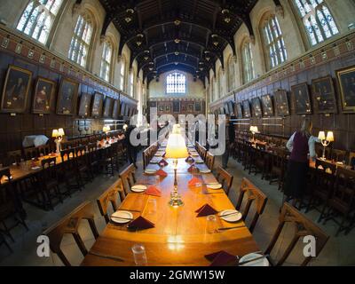 Christ Church wurde 1546 gegründet und ist eines der ältesten, reichsten und großartigsten Colleges der Universität Oxford, das über starke Medien und literarische Verbindungen verfügt Stockfoto