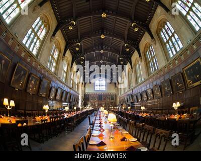 Christ Church wurde 1546 gegründet und ist eines der ältesten, reichsten und großartigsten Colleges der Universität Oxford, das über starke Medien und literarische Verbindungen verfügt Stockfoto