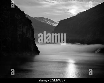 Geiraherfjord, Norwegen - 2. Juni 2017 der herrliche Geiranger Fjord liegt in der Sunnm¿re Region M¿re Og Romsdal, Norwegen. Einer der größten in Norwegen Stockfoto