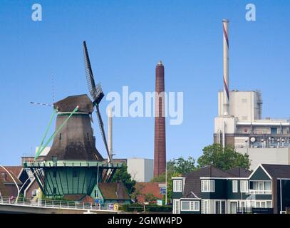 Zaanse Schans, Niederlande - 27. Mai 2016 Zaanse Schans ist ein Stadtteil von Zaandam, in der Nähe von Zaandijk in den Niederlanden. Es hat eine Sammlung von wel Stockfoto