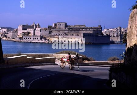 Valletta, Malta - Juni 2000; Valletta liegt in der südöstlichen Region der Hauptinsel und ist die Hauptstadt von Malta. Vor dem Grand Harbour Stockfoto