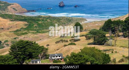 Otago, Neuseeland Südinsel - 26. Februar 2019 Allans Beach ist wunderschön, menschenleer und hat kosmische Surflevel. Mit Blick auf den Pazifik, am nächsten Stockfoto