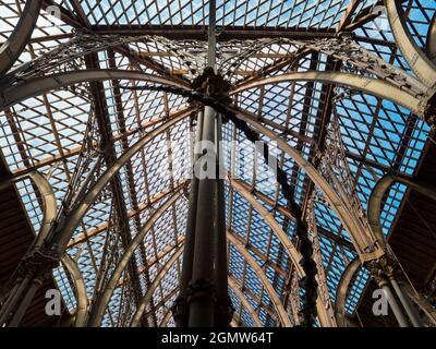 Oxford, England - 2014; das Pitt-Museum ist ein Museum, das die archäologischen und anthropologischen Sammlungen der Universität Oxford zeigt. Stockfoto