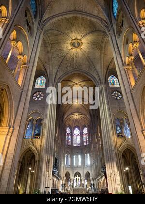 Paris, Frankreich - 19. September 2018 Notre-Dame, die berühmte mittelalterliche katholische Kathedrale, befindet sich an der ële de la Cit im vierten Arrondissement von Paris Stockfoto