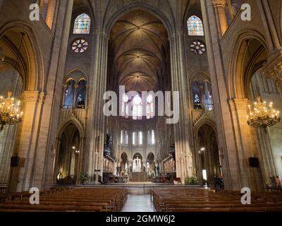 Paris, Frankreich - 19. September 2018 Notre-Dame, die berühmte mittelalterliche katholische Kathedrale, befindet sich an der ële de la Cit im vierten Arrondissement von Paris Stockfoto