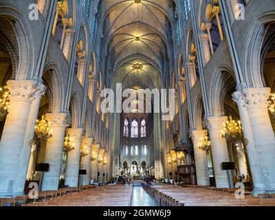 Paris, Frankreich - 19. September 2018 Notre-Dame, die berühmte mittelalterliche katholische Kathedrale, befindet sich an der ële de la Cit im vierten Arrondissement von Paris Stockfoto