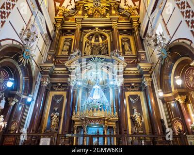 Lima, Peru - 10. Mai 2018 die Basilika und das Kloster des hl. Franziskus sind ein Wahrzeichen des historischen Lima, Peru. Erbaut im Jahr 1673, hat es bis jetzt mehrere EA überlebt Stockfoto