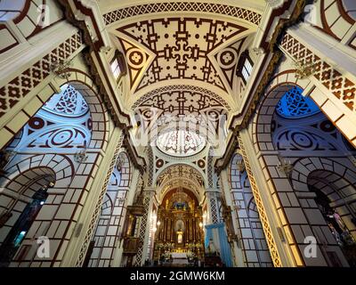 Lima, Peru - 10. Mai 2018 die Basilika und das Kloster des hl. Franziskus sind ein Wahrzeichen des historischen Lima, Peru. Erbaut im Jahr 1673, hat es bis jetzt mehrere EA überlebt Stockfoto