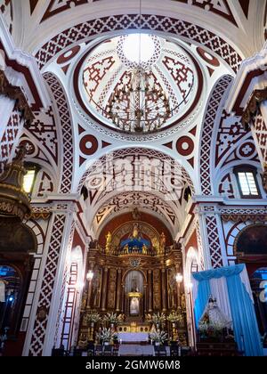 Lima, Peru - 10. Mai 2018 die Basilika und das Kloster des hl. Franziskus sind ein Wahrzeichen des historischen Lima, Peru. Erbaut im Jahr 1673, hat es bis jetzt mehrere EA überlebt Stockfoto