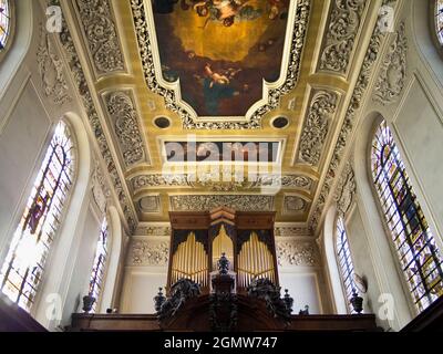 Oxford, England - 2012; Trinity College wurde 1555 von Sir Thomas Pope gegründet. Trotz seiner großen physischen Größe ist das College relativ klein in te Stockfoto