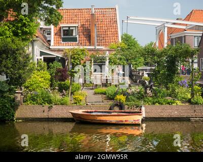 Edam, Niederlande - 27. Mai 2016 die schöne Edam ist eine kleine Stadt im Nordwesten der Niederlande, in der Provinz Nordholland. Kombiniert mit Volendam Stockfoto