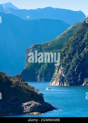 Fiordland, Neuseeland - 25. Februar 2019; Milford Sound ist eines der landschaftlichen Wunder der Welt. Es ist ein herrlicher Fjord des entsprechend n Stockfoto