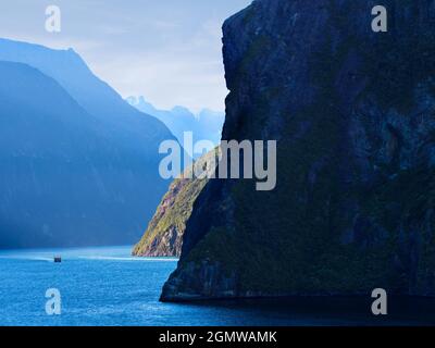 Fiordland, Neuseeland - 25. Februar 2019; Milford Sound ist eines der landschaftlichen Wunder der Welt. Es ist ein herrlicher Fjord des entsprechend n Stockfoto