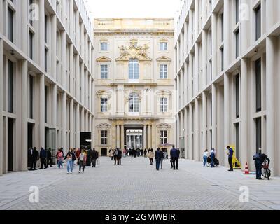 Berlin, 17. September 2021, Innenhof des restaurierten Berliner Schlosses mit Humboldt Forum Stockfoto