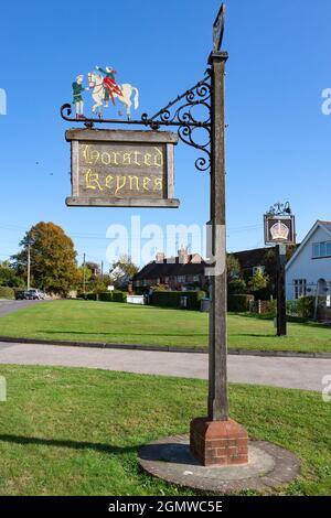 HORSTED KEYNES, WEST SUSSEX, Großbritannien - 8. OKTOBER : Blick auf das Dorfschild in Horsted Keynes, West Sussex am 8. Oktober 2009 Stockfoto