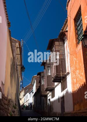 Potosi, Bolivien - 22. Mai 2018; einige wenige Menschen, die in der Silhouette von Potosi und seiner Geschichte sichtbar sind, sind untrennbar mit Silber verbunden. Einer der höchsten CI Stockfoto