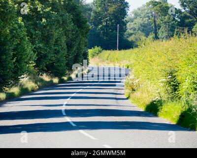 Radley Village, Oxfordshire, England - 23. Juni 2020; keine Menschen im Blick. Was ist während der Sperrung der Pandemie zu tun? Nun, meine tägliche (erlaubte) Übung Stockfoto