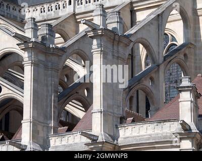 Paris, Frankreich - 19. September 2018 die zwischen 1532 und 1632 erbaute prächtige gotische Kirche Saint Eustache befindet sich neben Les Halles in Stockfoto