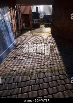 Abingdon, England - 25. Februar 2020 Sie können Muster und Schönheit fast überall sehen, wenn Sie hart genug aussehen. Dieses Bild von abstraktem, normalem sh Stockfoto