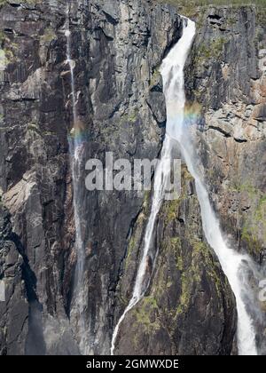 Eidfjord ist eine kleine Stadt im Bezirk Hardanger, an der Westküste Norwegens. Es liegt am Ende des Eidfjords, einem inneren Ast des Großen Stockfoto