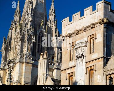 Oxford, England - 29. Januar 2020 die University Church of St Mary the Virgin ist eine prominente Oxford-Kirche auf der Nordseite der High Street Stockfoto